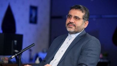 وزیرارشاد: بیانیهنویسهای سیاسی با معیشت سینماگرها وارد دعوا نشوند! وزیرارشاد: بیانیهنویسهای سیاسی با معیشت سینماگرها وارد دعوا نشوند!
