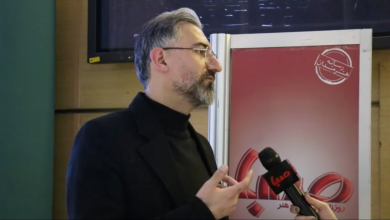 حسین نمازی کارگردان فیلم سینمایی «شهسوار» در گفتگوی تصویری با صبا حسین نمازی کارگردان فیلم سینمایی «شهسوار» در گفتگوی تصویری با صبا