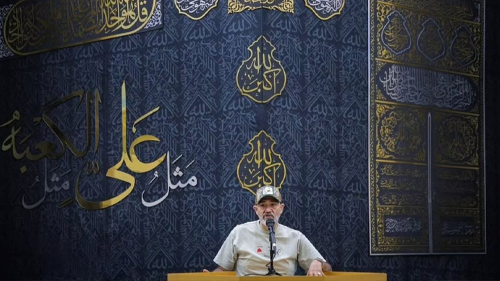 یادبود زنده‌یاد «اکبر عبدی» در مسجد بلال صداوسیما